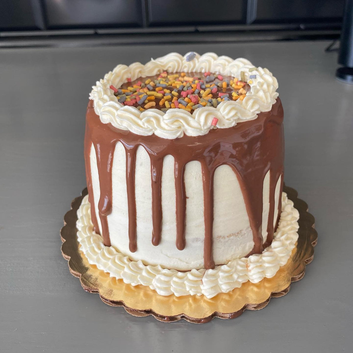 4" Double Layer Round Cake - double cake